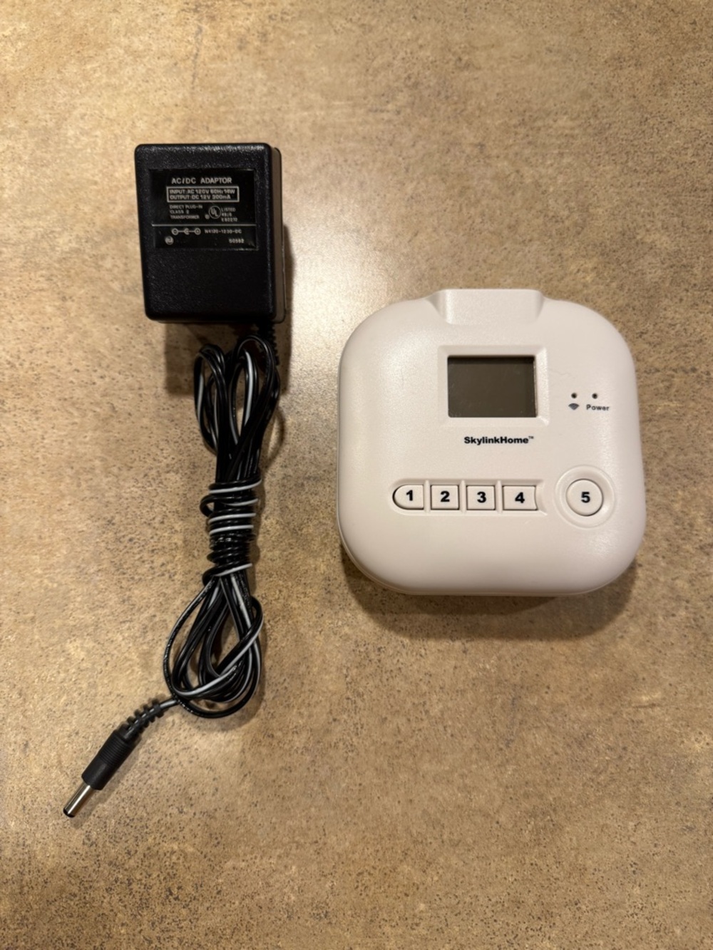 SkylinkHome Skyline Home Internet Hub (HU-318) Unit & Power Adapter - Tested